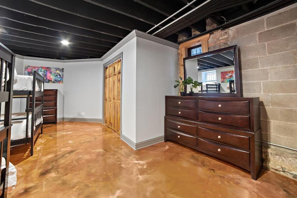 Chicago Mid-Century Gem Steps From United Center Villa Esterno foto