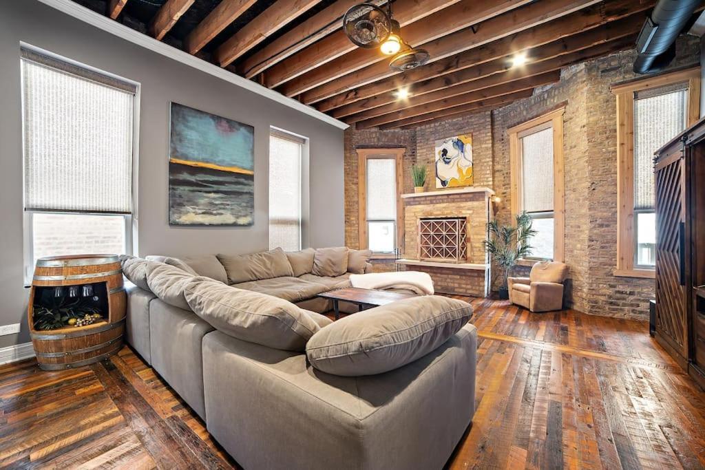 Chicago Mid-Century Gem Steps From United Center Villa Esterno foto