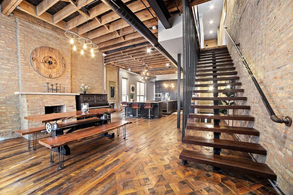 Chicago Mid-Century Gem Steps From United Center Villa Esterno foto