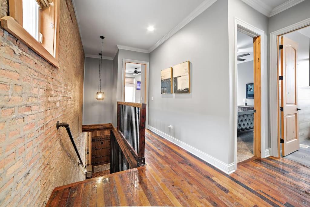 Chicago Mid-Century Gem Steps From United Center Villa Esterno foto