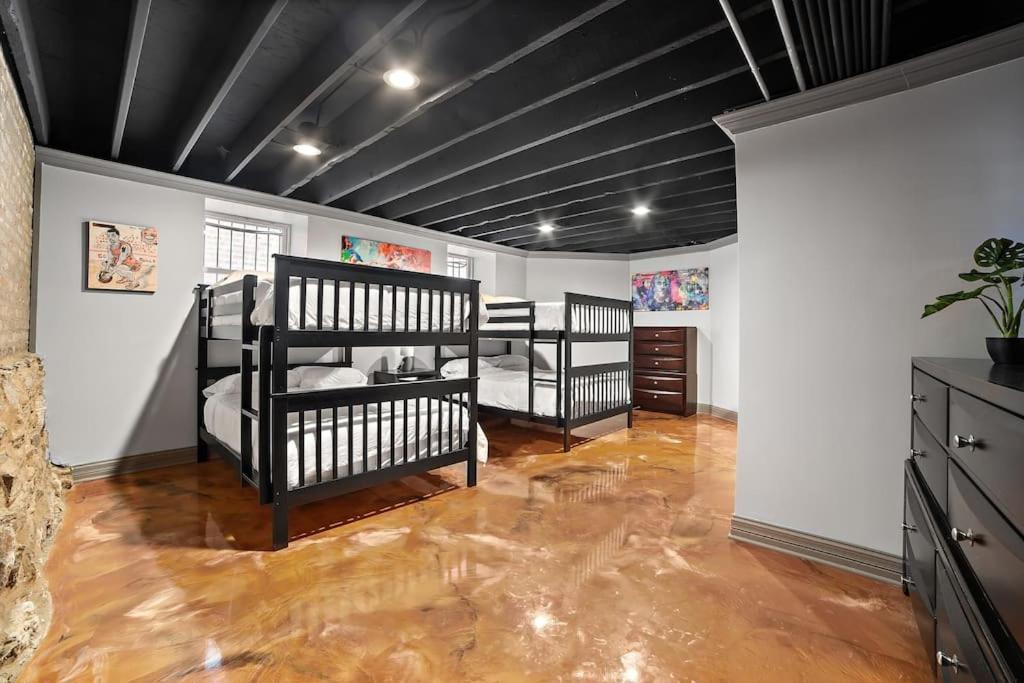 Chicago Mid-Century Gem Steps From United Center Villa Esterno foto