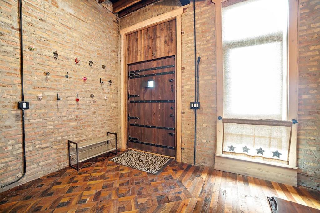 Chicago Mid-Century Gem Steps From United Center Villa Esterno foto
