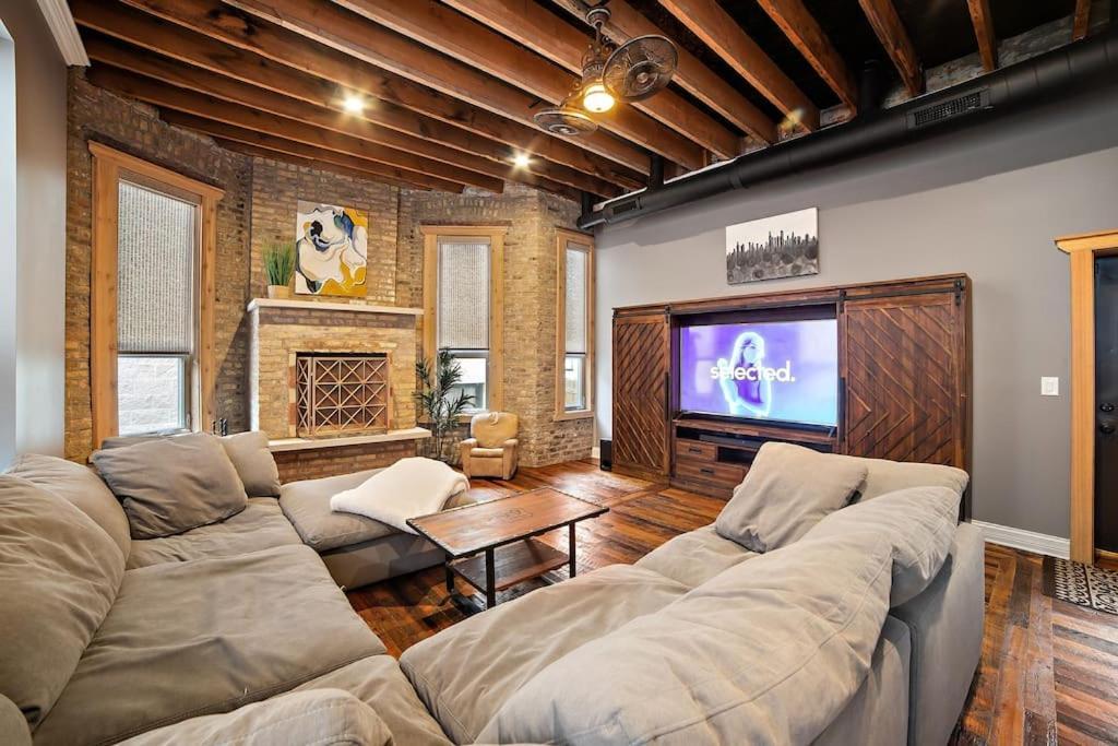 Chicago Mid-Century Gem Steps From United Center Villa Esterno foto