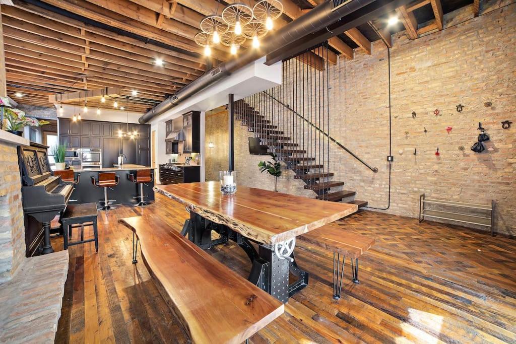 Chicago Mid-Century Gem Steps From United Center Villa Esterno foto